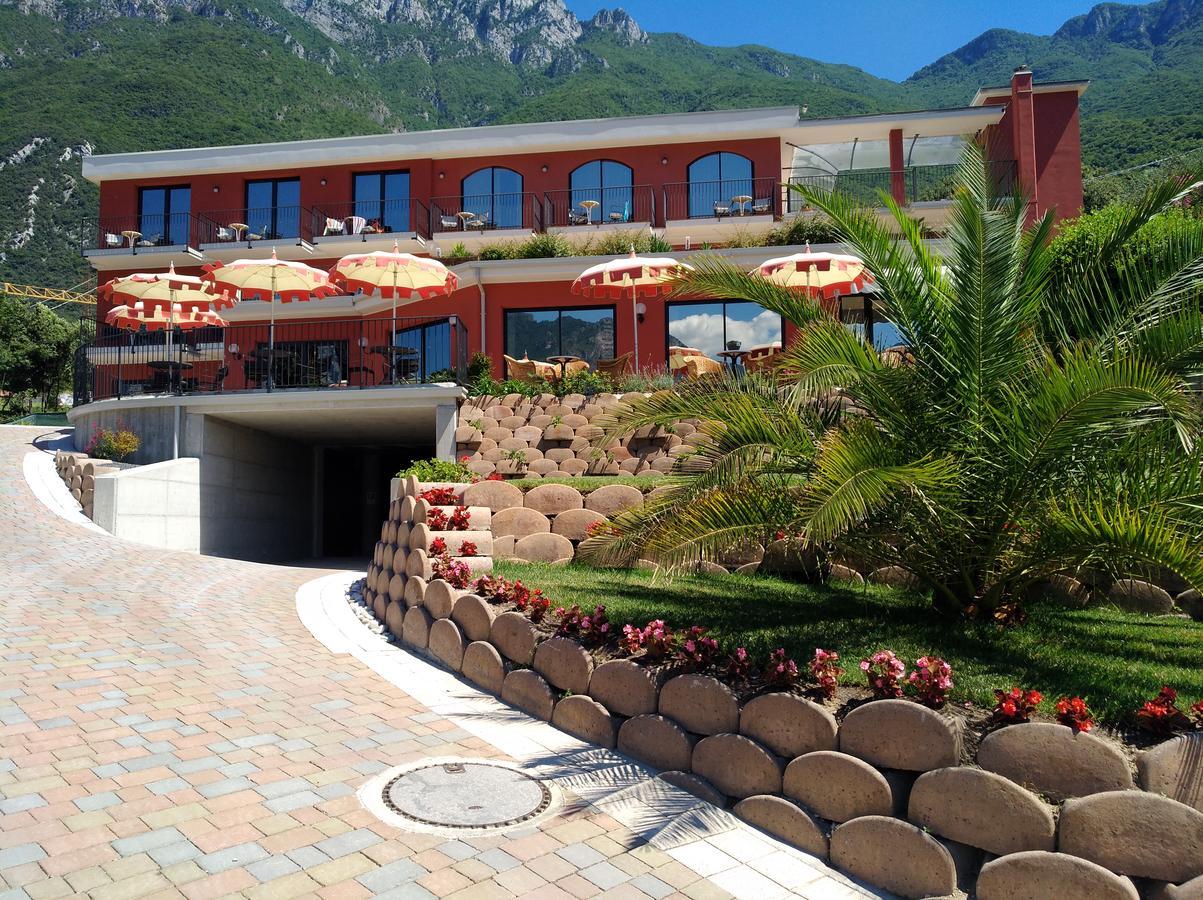 Hotel Oasi Beach Malcesine Eksteriør billede
