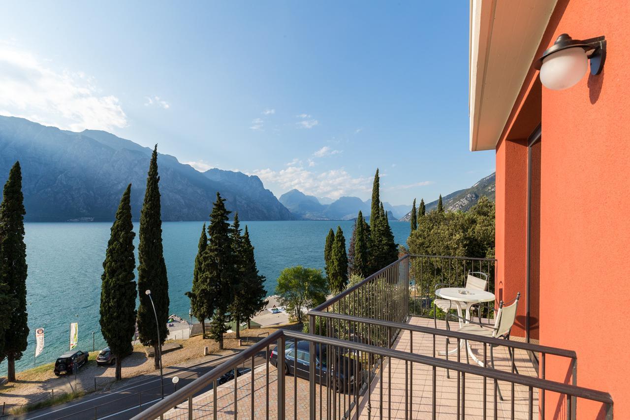 Hotel Oasi Beach Malcesine Eksteriør billede